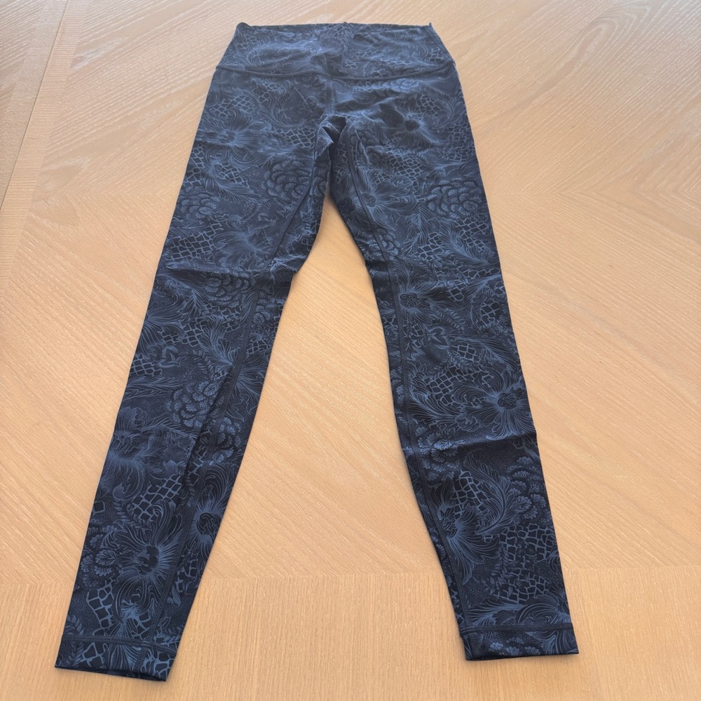 lululemon athletica Black Floral-Print High-Rise Leggings - Picture 2 of 4